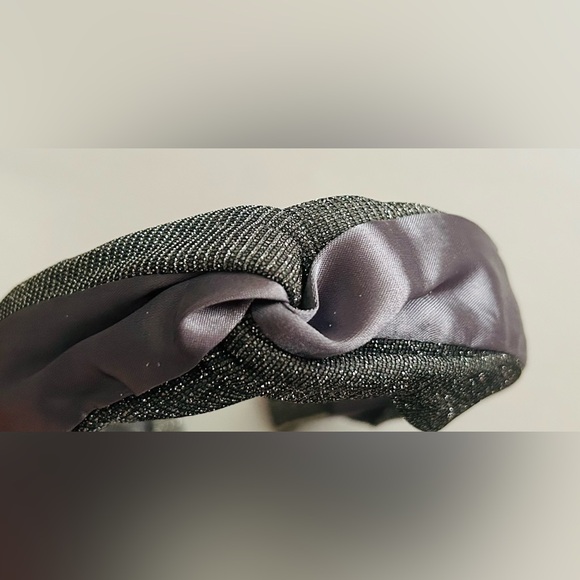 New Glamsquad Silver and Silver Glitter Pleated Knot Fabric Headband Knot GSQ - Picture 8 of 12